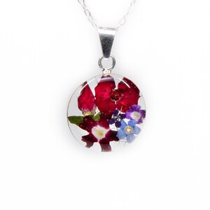 Real Preserved Flower Jewelry, Floral Resin Necklace, Resin Jewelry, Garden Jewelry, Botanical Fashion, Rose Charm, Fresh Flower Jewelry