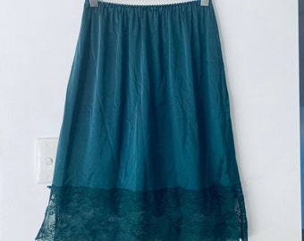 Vintage gorgeously green lace trim half slip skirt M-L