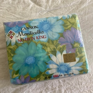 Vintage NOS Blue Aloha flower print  King sheets pillowcases by Cannon