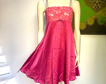 Vintage raspberry pink lace bodice baby doll slip dress M-L