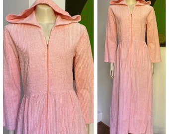 Vintage peach pink chenille hooded robe dressing gown S-M
