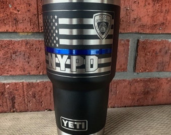 NYPD dünne blaue Linie Amerikanische Flagge Tumbler.