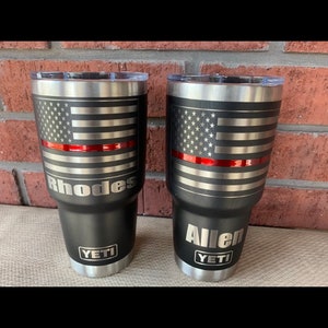 Firefighter and Police YETI cup with thin red or blue line laser engraved and powder coated line. This Iisting includes shipping prices Bild 7