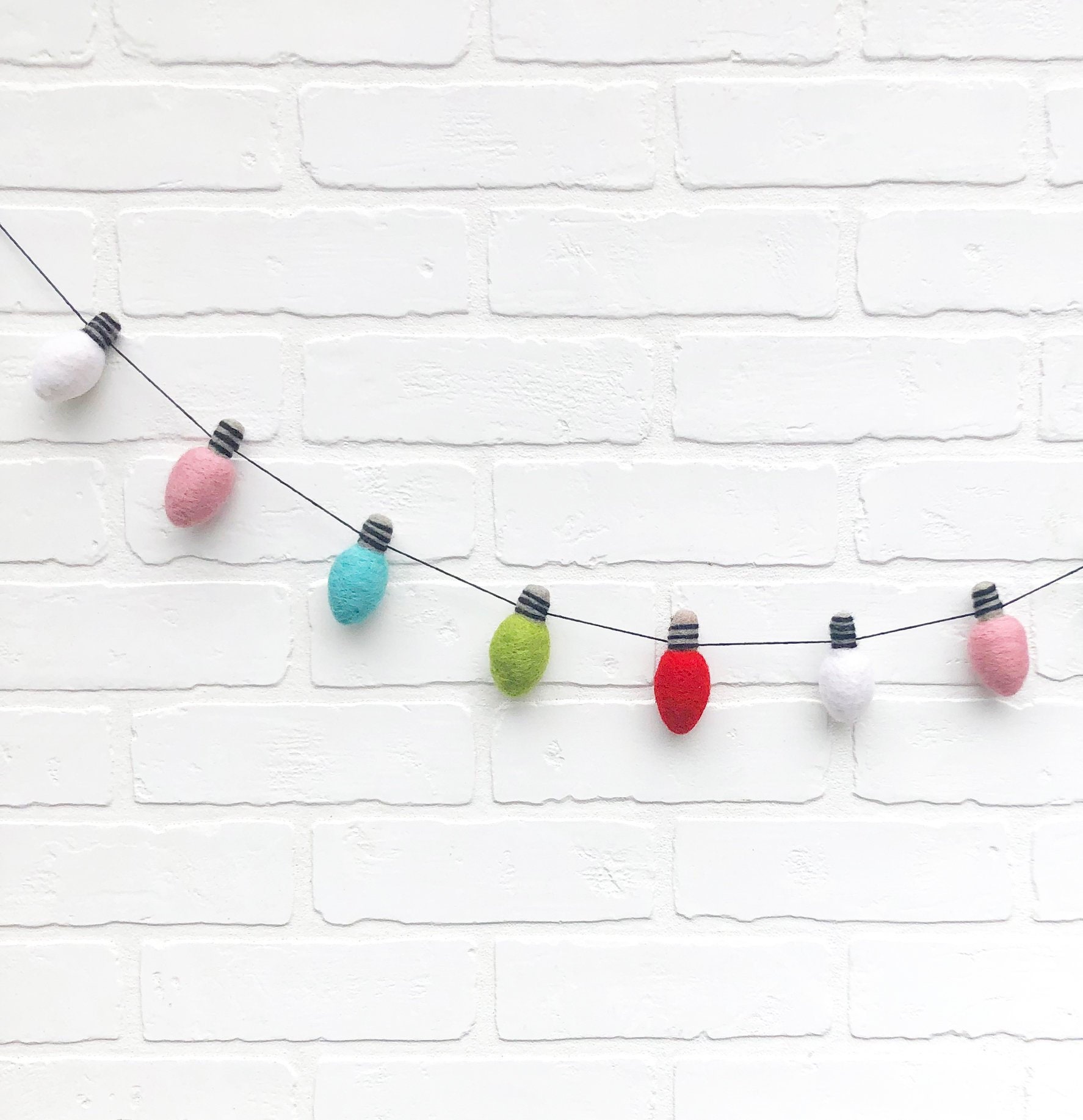 très vintage felt pom bunting | guirlande lumineuse de noël en feutre vacances fantaisiste