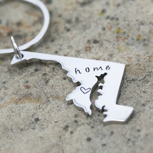 Personalisierte Heimatland Schlüsselanhänger Maryland Benutzerdefinierte Karte Geschenk für Fern beste Freundin Farwell Geschenk für Paare College Geschenk für ihn