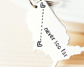 Regalo único para mamá regalo para amigos EE.UU. con frase personalizada - Llavero de relación de larga distancia