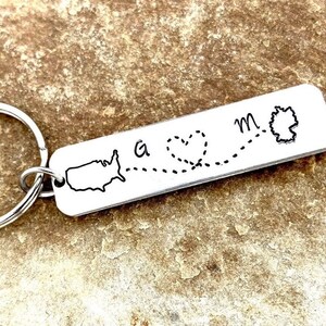 Lange Distanz Freunde Geschenk für Mama, Ferngeschenk für Papa Zustand Schlüsselbund einzigartiges personalisiertes Geschenk - Wählen Sie Ihre Staaten