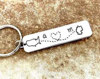 Long Distance Friends Gift for Mom, Long Distance Gift for Dad State Keychain unique personalized gift - Choose Your States