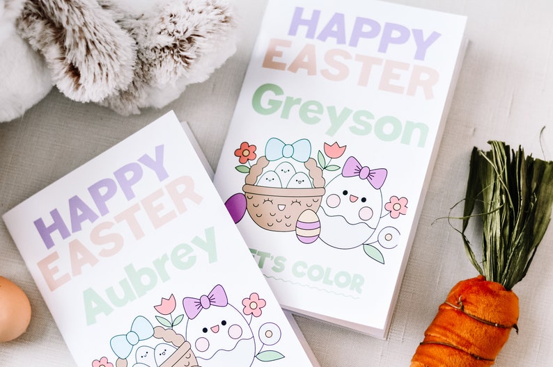 Puede incluir: Dos p&aacute;ginas para colorear imprimibles con un esquema de color arco&iacute;ris pastel. Las p&aacute;ginas presentan el texto "Feliz Pascua" y el nombre de un ni&ntilde;o, "Aubrey" y "Greyson". Cada p&aacute;gina tiene una linda ilustraci&oacute;n de una cesta de huevos y un solo huevo con un lazo.