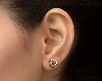 【国内配送即発】loves me knot studs☆きらきらハートビジュー! 国内配送即発】loves me knot studs☆きらきらハートビジュー