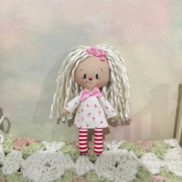 Shabby Annies Miniature Cloth Doll