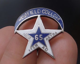 Pin's STERLING WESTFIELD College, insigne vintage d'école universitaire, Londres, Angleterre 1965