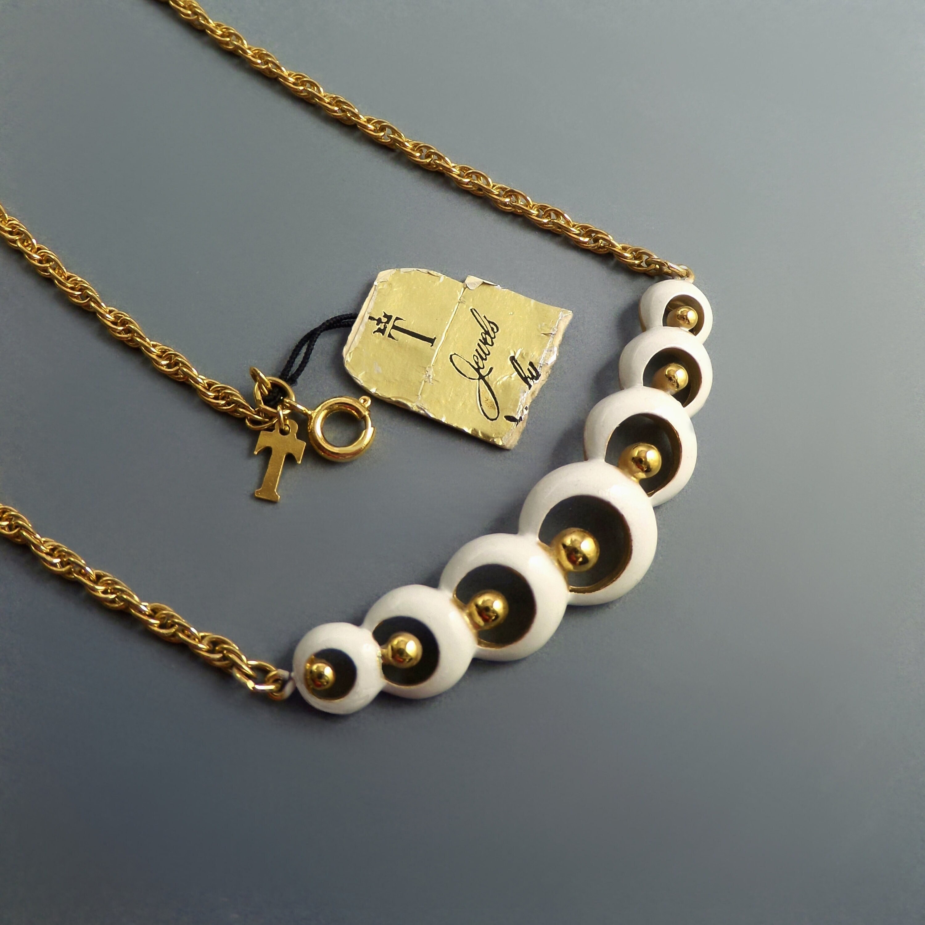 Vintage Crown TRIFARI Necklace: MOD White Enamel Gold Rope  display picture 1