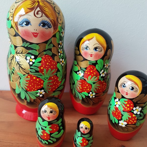 Matryoshka, Babushka, Matryoshka "Aardbeien"