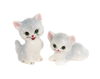 Vintage Cat Salt and Pepper Shakers, Kitten Figurines, Kitsch Cats, Anthropomorphic Cats, Gray Cats, Cat Gifts for Cat Lover, Cat Lady Gift