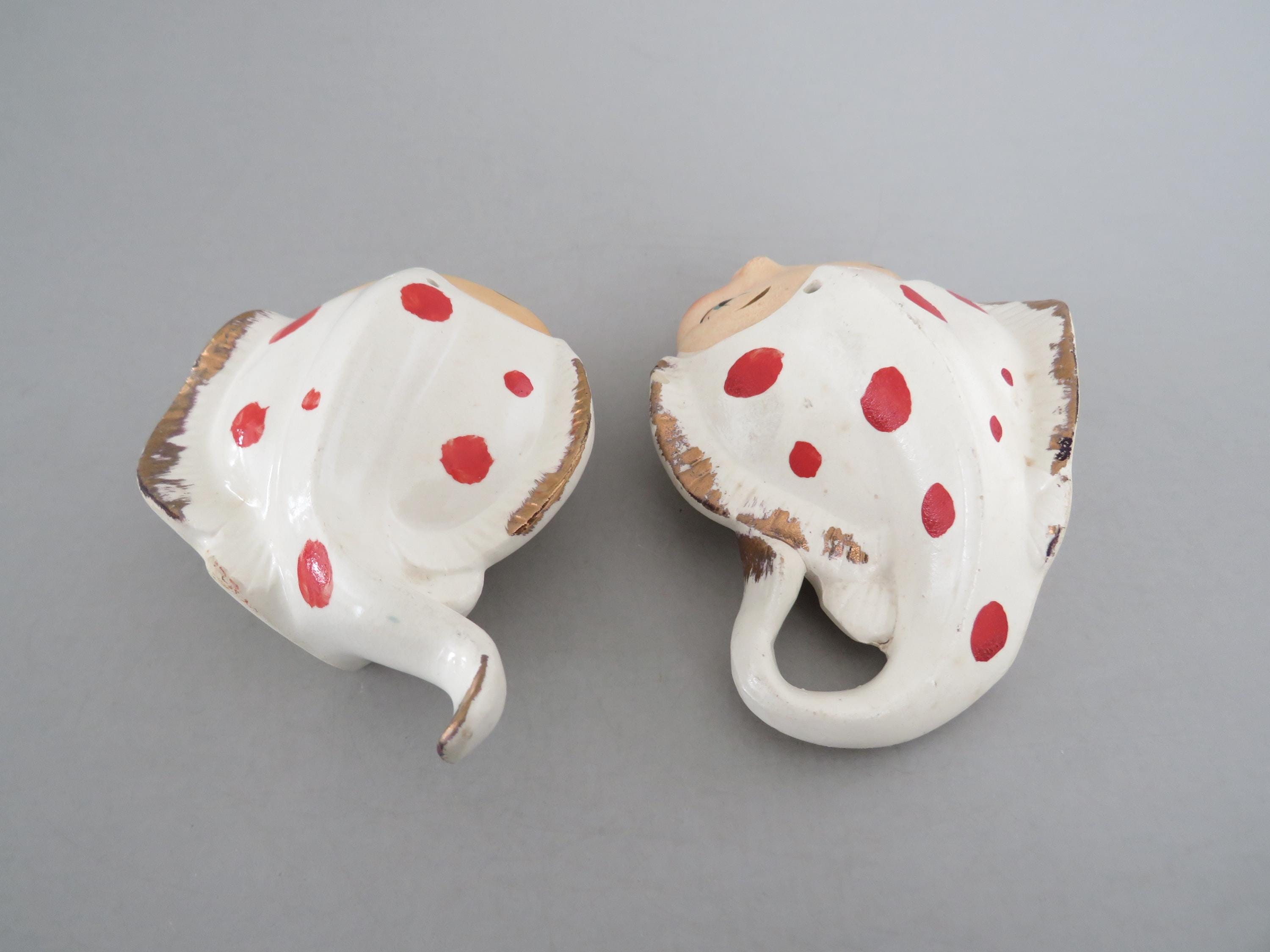 Rare Vintage Stingray Salt and Pepper Shakers, Anthropomorphic
