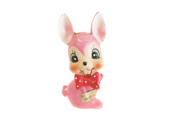 Knikken vers top Roze konijn beeldje polka dot rode vlinderdas Kitsch | Etsy