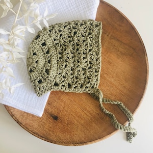 Summer Bonnet "Mina" in Khaki Babybonnet Bonnet Crocheted Baby Hat Newborn