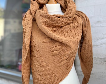 Knitting pattern for the "Leaf Mix" shawl.