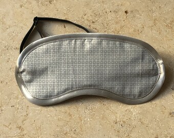 Sleep mask from silk, light grey, silk, sleeping mask, beauty, relaxation, meditation, travel