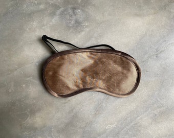 sleeping mask, silk, sandy brown, relaxation, travel, beauty