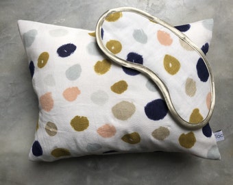 sleeping mask and pillow with dots on White, double gaze, sleep mask with pillow, relaxation, travel, beauty