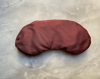 Yoga eye pillow made of silk, with lavender possible, relaxation, meditation, millet or amaranth,filling to remove, winered