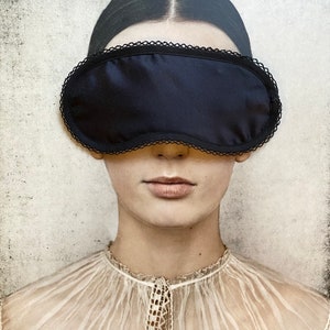 Silk Sleep Mask in Black image 7