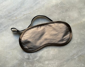 Sleeping mask made of silk, brown, adjustable, relaxation, travel, beauty