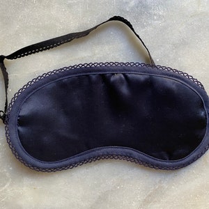 sleeping mask from silk, dark blue with crotched edge, sleep mask, silk, blue, relaxation, travel, beauty image 1