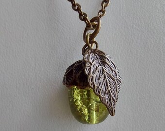 Olive Green Crackle Glass Acorn Pendant Necklace. Bronze Tone Choose Chain length. Extendable, Gift for Nature lover, Oak Tree Nut, Moss