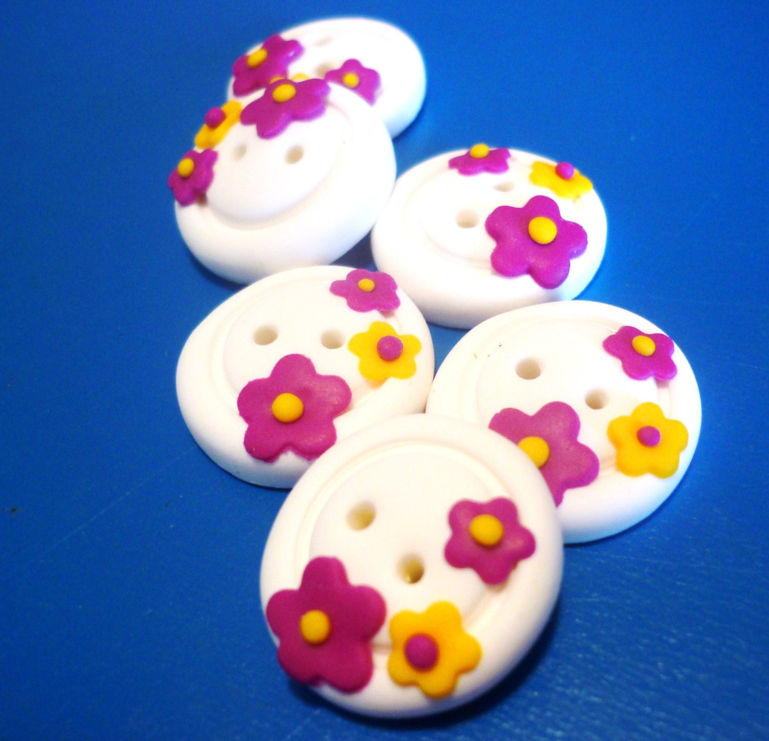 Flower shaped buttonsRound flower shaped button handmade with Etsy