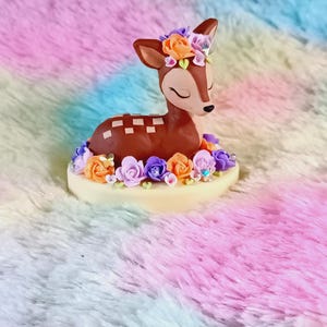 Cervo Encantado com Flores - Peça Artesanal em Fimo