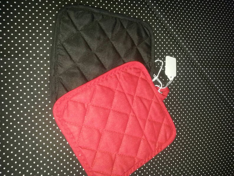 Black and white checkered Pot holder hot pad.