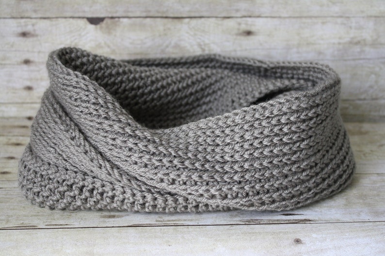 Men's or Women's Knit-like Ribbed Infinity Scarf in Greybeard image 3