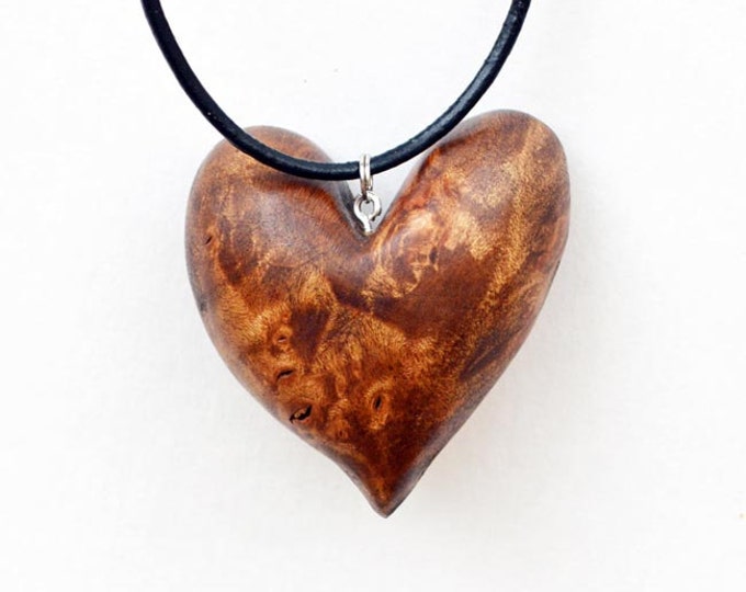 Wood carving necklace Clearance