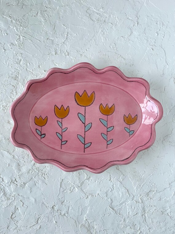 Pink Tulip Ring Dish, Decorative Wavy Ceramic Plate, Unique Oval Trinket Dish, Handmade Clay Jewelry Dish, Hand Drawn Spring Flower Decor