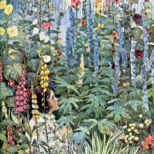 Pode incluir: Uma menina pequena se esconde em um jardim de flores altas e coloridas. As flores são uma mistura de azul, rosa, amarelo e branco. A menina está usando um vestido branco e está de costas para o observador. O jardim é exuberante e verde.