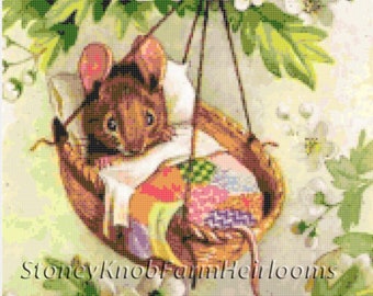 Ratón bebé ~ Beatrix Potter ~ 2 patrones de punto de cruz DIY ~ Uno en color y otro en símbolos BlkWht ~ Descargar