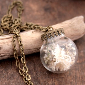 Terrarium Pendant Necklace in Dark Academia Style, Lace and Baby's Breath Dried Flowers in Glass Terrarium Sphere Necklace