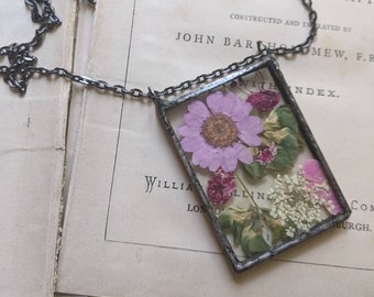 Pressed flowers necklace, Terrarium Summer Jewellery, Pink Botanical Gift for Best Friend, Romantical Flower Necklace