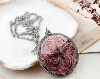 Collar Art Déco con vitral de amatista - Joyería con estilo soldada