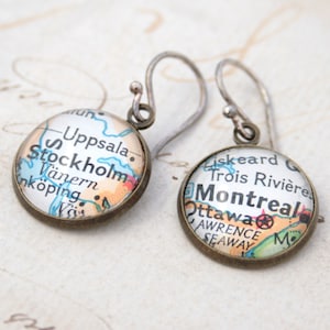 Boucles d'oreilles pendantes carte personnalisées I Bijoux personnalisés Cadeaux pour la meilleure amie Emplacement au choix sur des cartes vintage