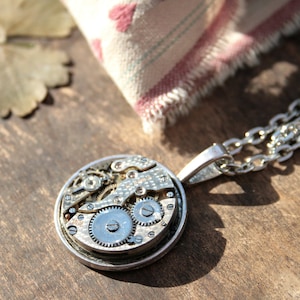 Steampunk Necklace, Watch mechanism gothic mens necklace, Steam Punk Jewellery