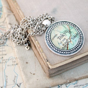 Benutzerdefinierte Karte Halskette süßes Geschenk für den besten Freund, personalisierte Geschenk für Reisende Bestie Karte Schmuck