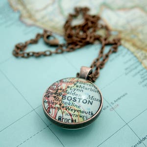 Koperen dubbelzijdige kaartketting Aangepaste kaartsieraden Gepersonaliseerde ketting Zwarte dubbelzijdige ronde hangerketting