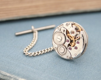 Tie Tack con cadena, encantador alfiler de corbata Steampunk para una boda o ropa formal