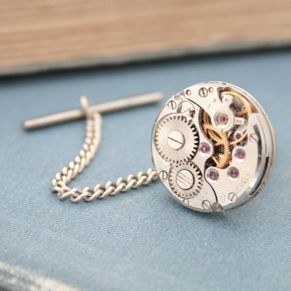 Tie Tack con cadena, encantador alfiler de corbata Steampunk para una boda o ropa formal