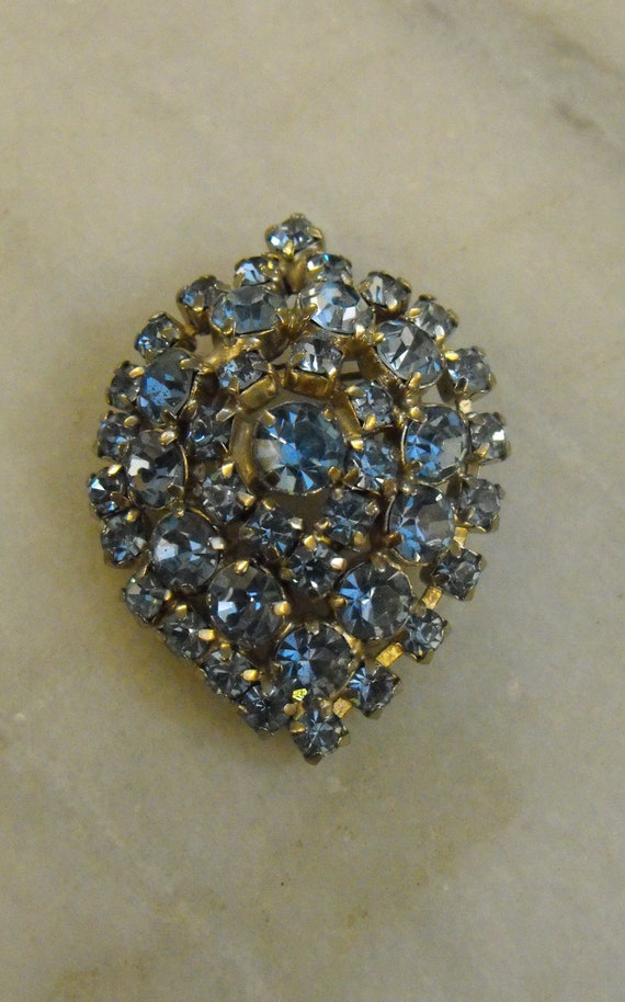 Vintage Brooch with Blue Rhinestone Chatons