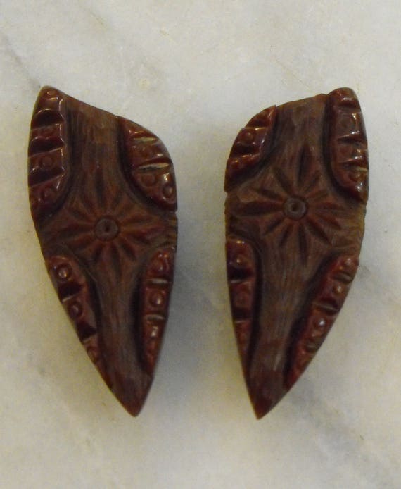 Vintage Bakelite Pair of Dress Clips - image 1